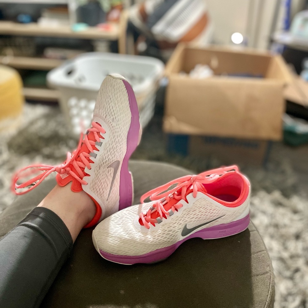 Nike Zoom Tennis Shoes Women’s Size 6.5 - Picture 6 of 7